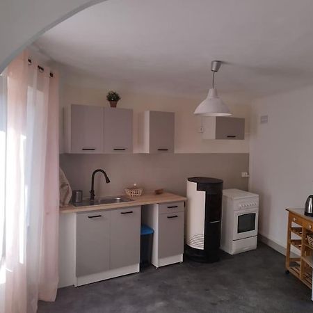 Jolie Maison De Bourg Tout Equipee 10Km D'Ambert Saint-Amant-Roche-Savine المظهر الخارجي الصورة