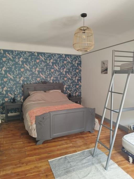 Jolie Maison De Bourg Tout Equipee 10Km D'Ambert Saint-Amant-Roche-Savine المظهر الخارجي الصورة