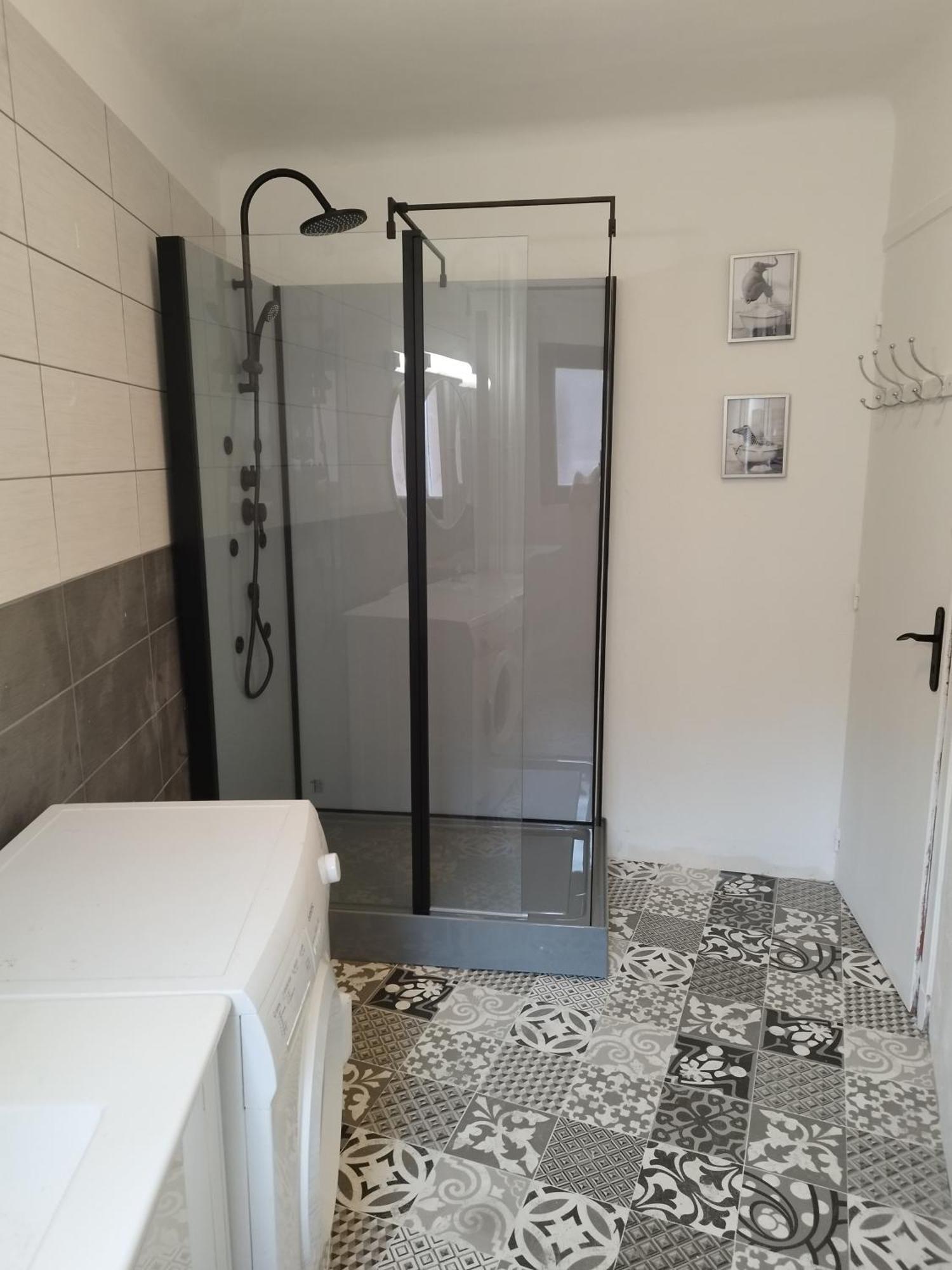 Jolie Maison De Bourg Tout Equipee 10Km D'Ambert Saint-Amant-Roche-Savine المظهر الخارجي الصورة